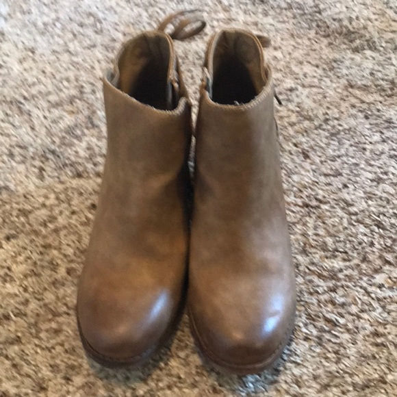 Cute brown booties! - Picture 2 of 5